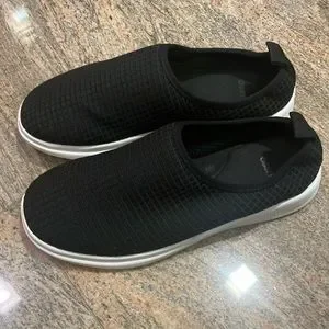 Lusso Cloud | Shoes | Lusso Cloud Gehry | Poshmark display picture 2